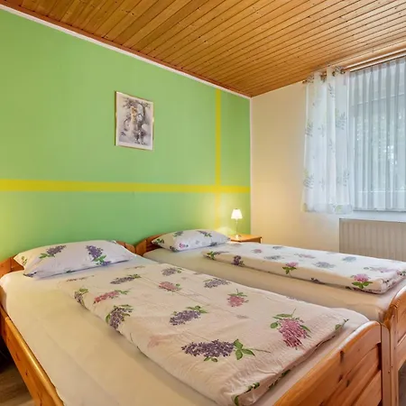 Gruber Apartment *